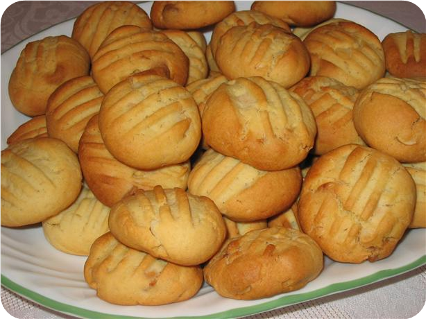 Macadamia and White Chocolate Biccies