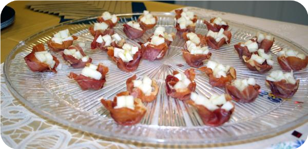 Prosciutto Cups With Apples and Lemon