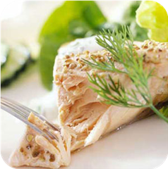 Poached salmon with dilled sour cream 
