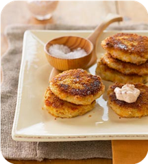 Mashed potato patties with tapenade cream 