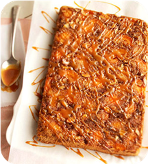 Upside-down apricot-caramel crunch cake 