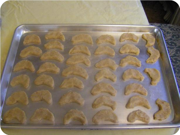 Almond Crescents (Mandlove Rohlicky)