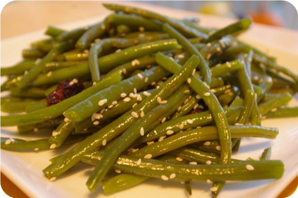 Green Beans With Sun-Dried Tomatoes and Almonds