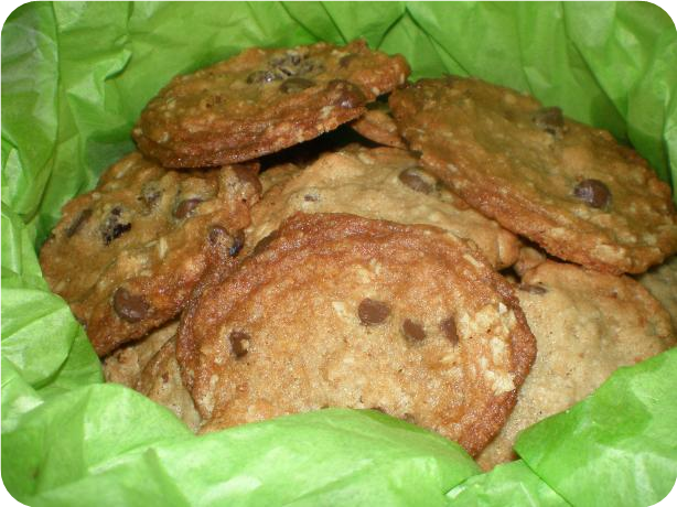 The Best Oatmeal Chocolate Chip Cookies!!