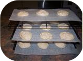 Cinnamon Walnut Macaroon Cookies