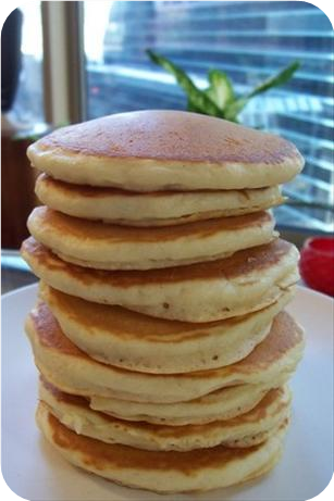 Golden, Extra Fluffy Pancakes