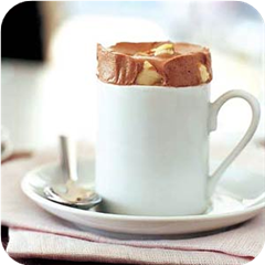 Caramel-apple pudding cake 
